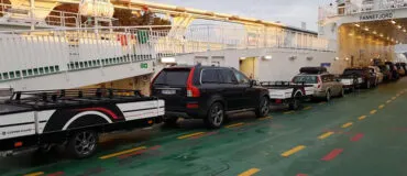 Combi-Camp vouwwagens op de boot onderweg naar aflevering Top Gear in Noorwegen