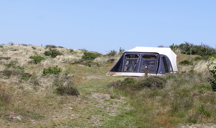 Combi-Camp FLEXI vouwwagen op camping in de duinen